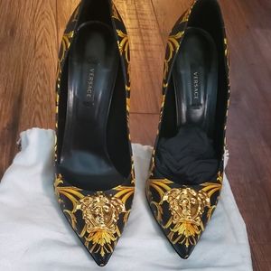 Versace Medusa Black Gold Heels, size 39